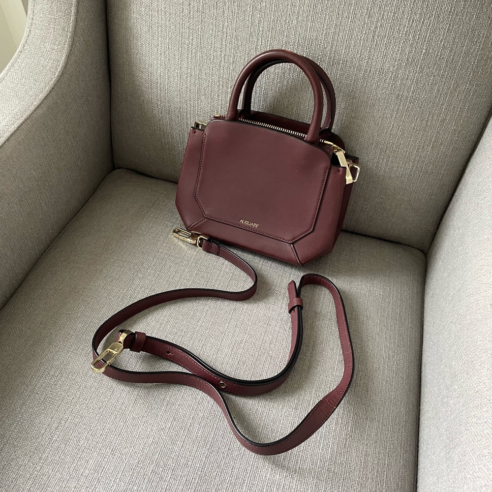 Aritzia Auxiliary Crossbody - Picture 7 of 10